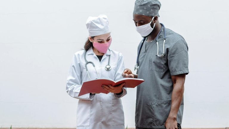 What Are The Best Scrub Pants For Healthcare Workers For Comfort Durability And Daily Efficiency on expositiontimes