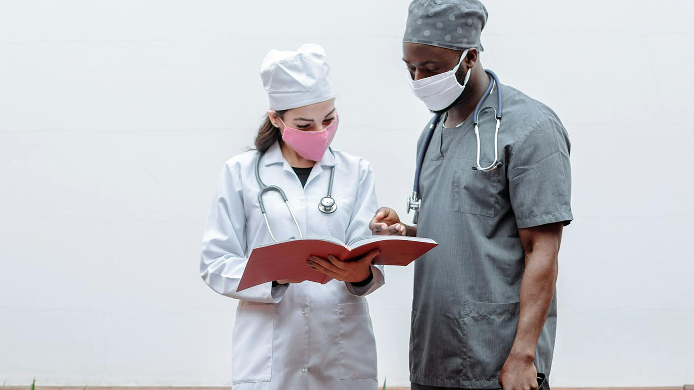 What Are The Best Scrub Pants For Healthcare Workers For Comfort Durability And Daily Efficiency on expositiontimes
